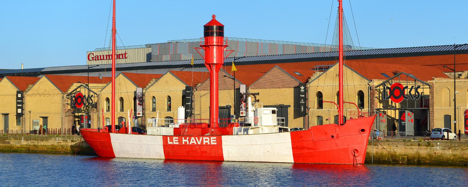 [Imagen: JULES-LE-CESNE-LE-HAVRE-BATEAU-PHARE-PXB.jpg]